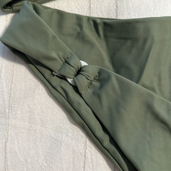 Berlook Bikini - Picture 4 of 8